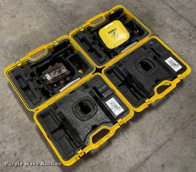 image for item MK9759 Leica  GPS system equipment