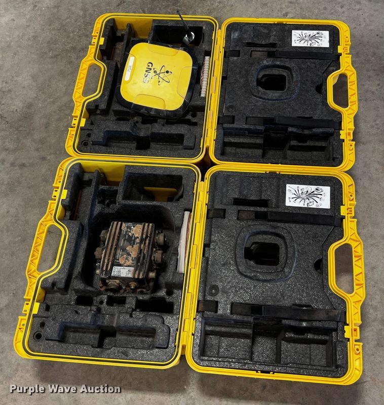 image for item MK9759 Leica  GPS system equipment