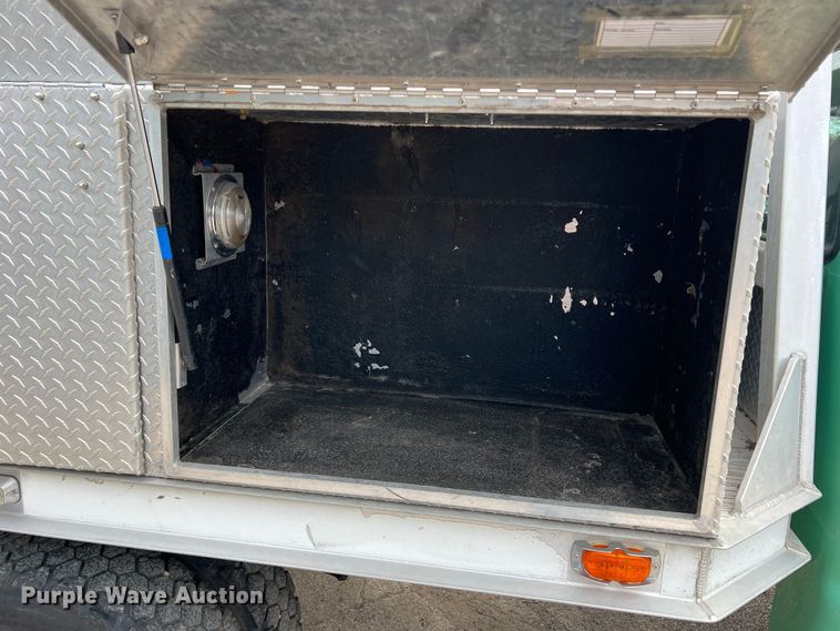 image for item DO8968 2004 Ford F550  brush fire truck