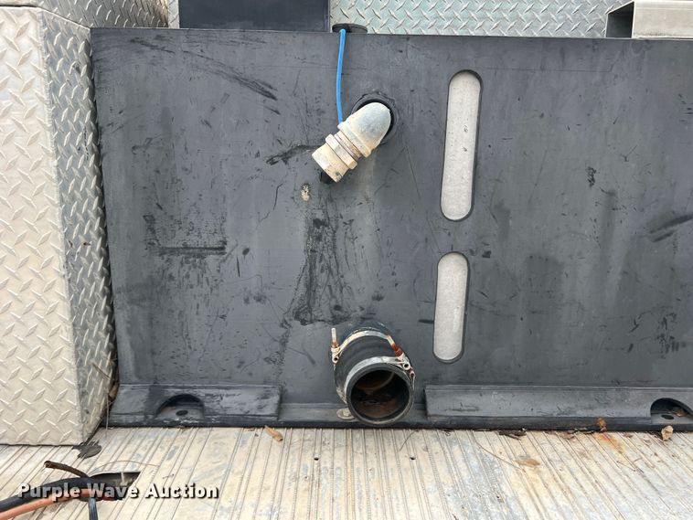 image for item DO8968 2004 Ford F550  brush fire truck