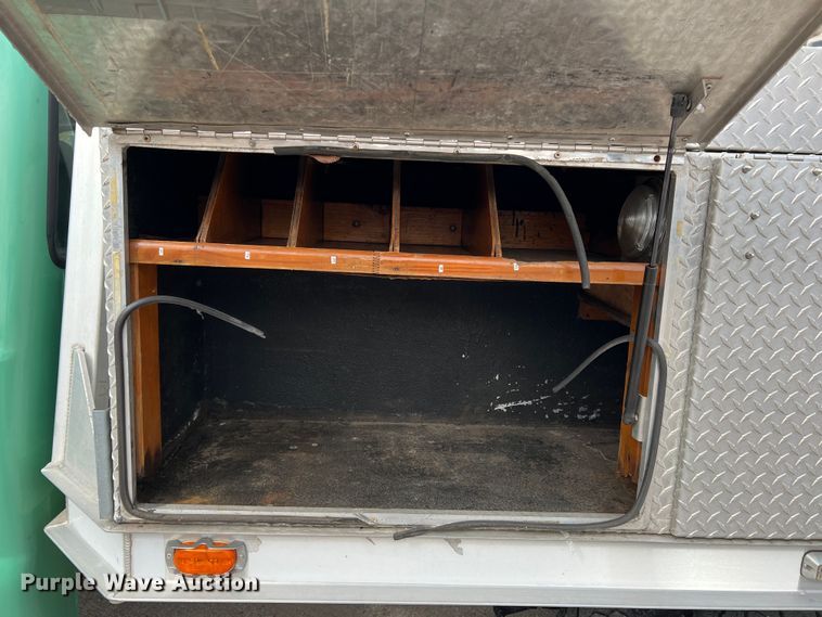 image for item DO8968 2004 Ford F550  brush fire truck