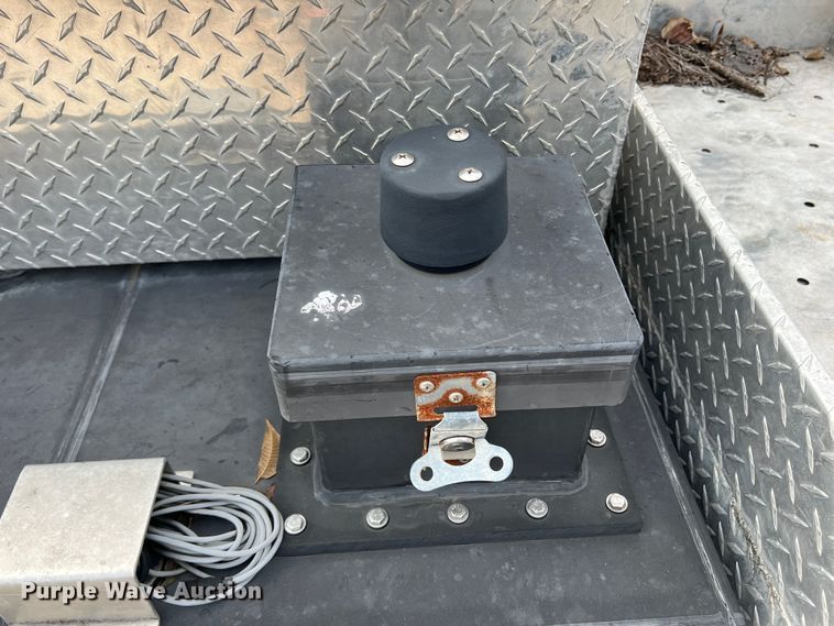 image for item DO8968 2004 Ford F550  brush fire truck