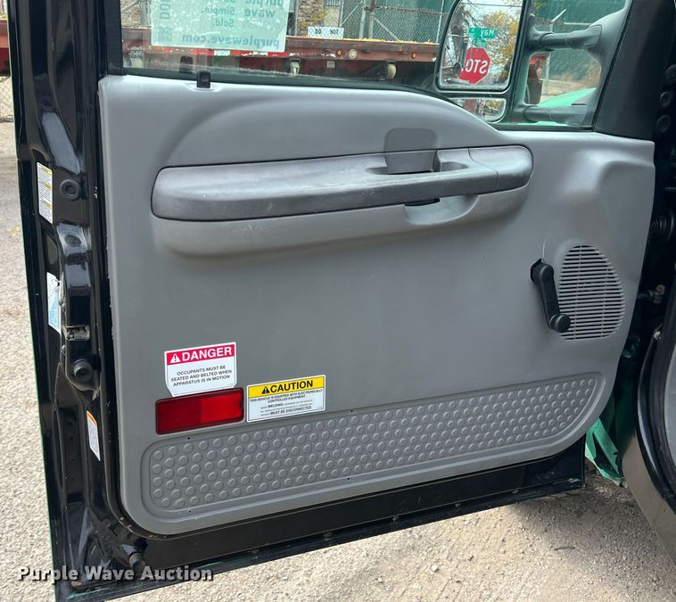 image for item DO8968 2004 Ford F550  brush fire truck