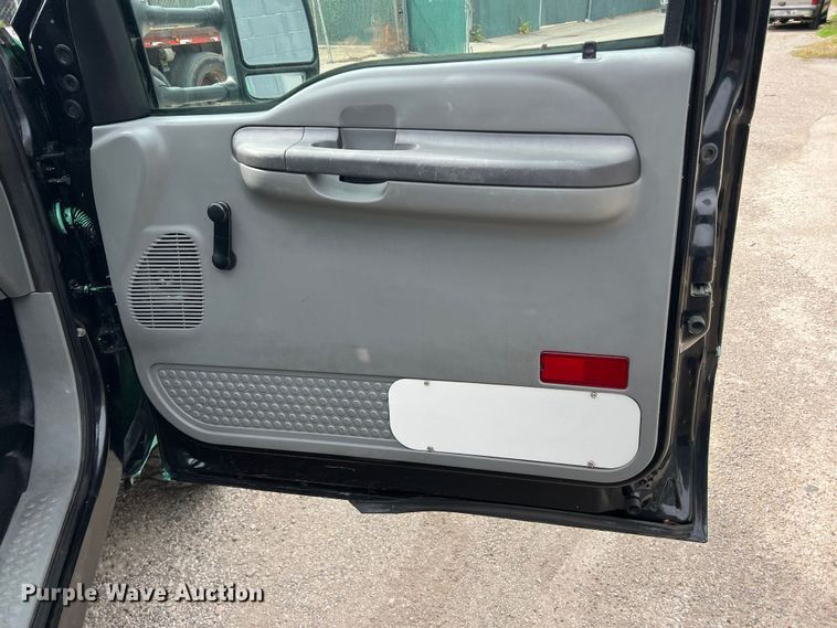 image for item DO8968 2004 Ford F550  brush fire truck