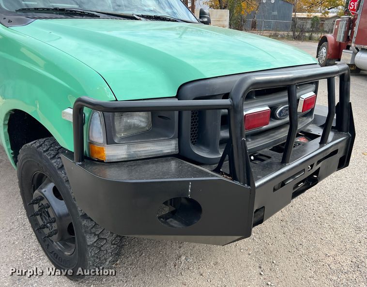 image for item DO8968 2004 Ford F550  brush fire truck