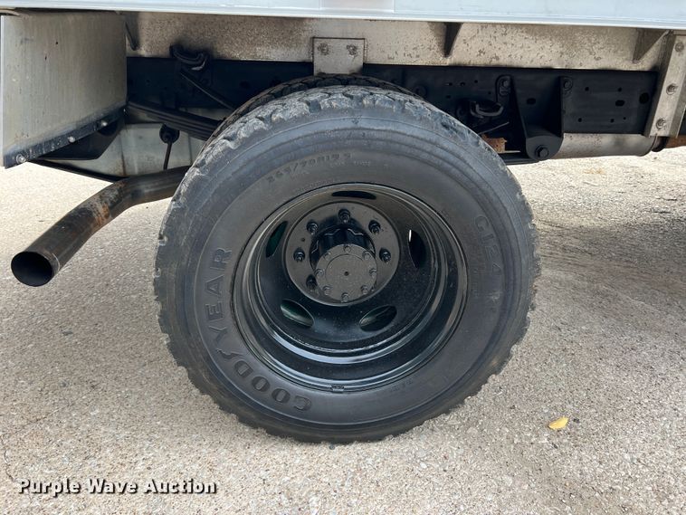 image for item DO8968 2004 Ford F550  brush fire truck