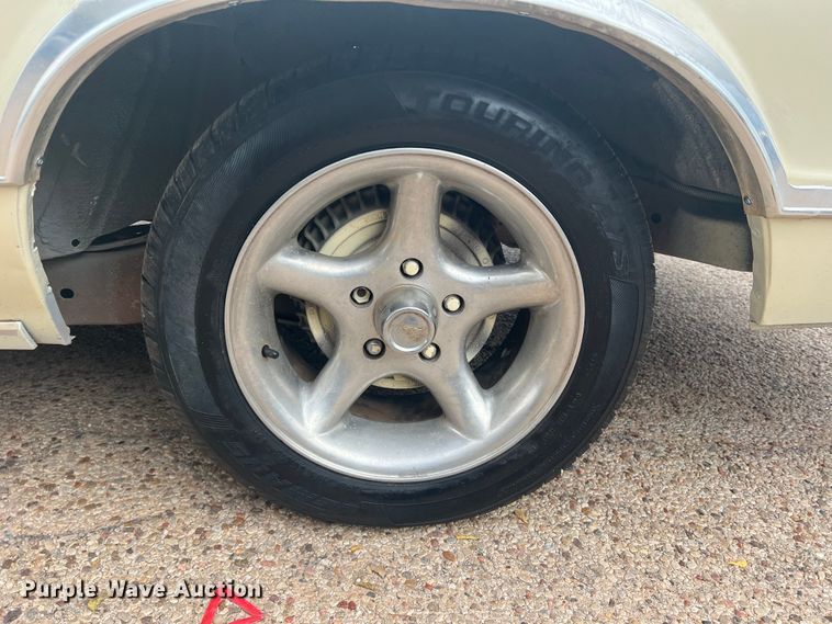 image for item DO8971 1981 GMC Caballero