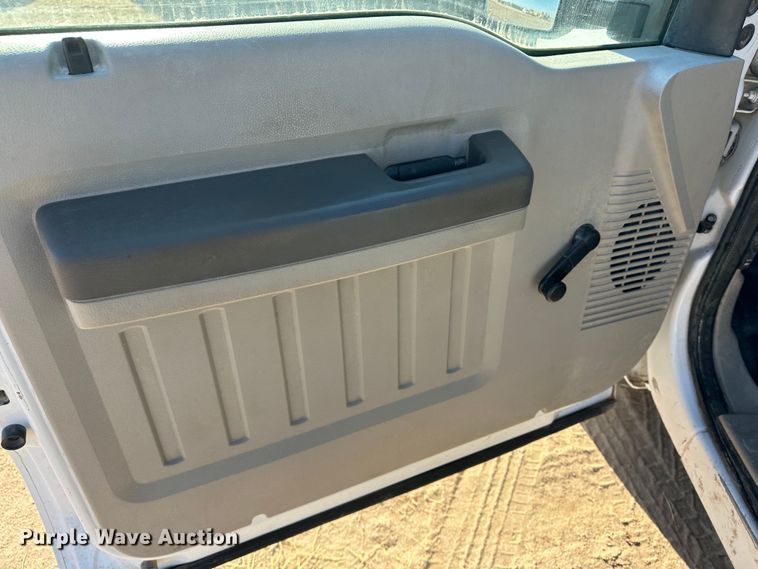 image for item JD9658 2010 Ford F250  Super Duty  Crew Cab pickup truck