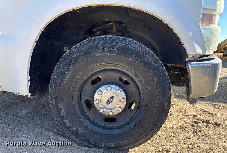 image for item JD9658 2010 Ford F250  Super Duty  Crew Cab pickup truck