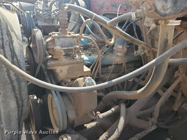 image for item JM9655 1980 International 1854  flatbed truck