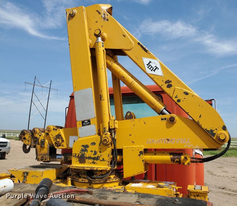 image for item JM9655 1980 International 1854  flatbed truck