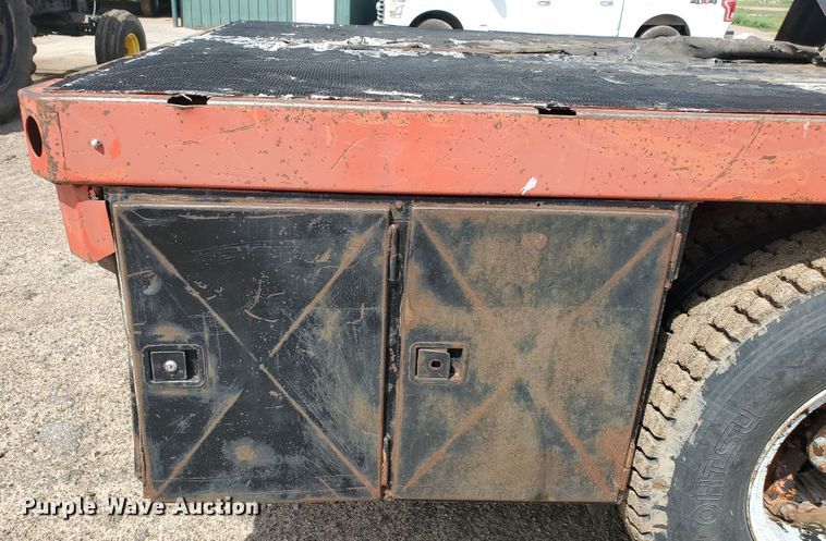 image for item JM9655 1980 International 1854  flatbed truck