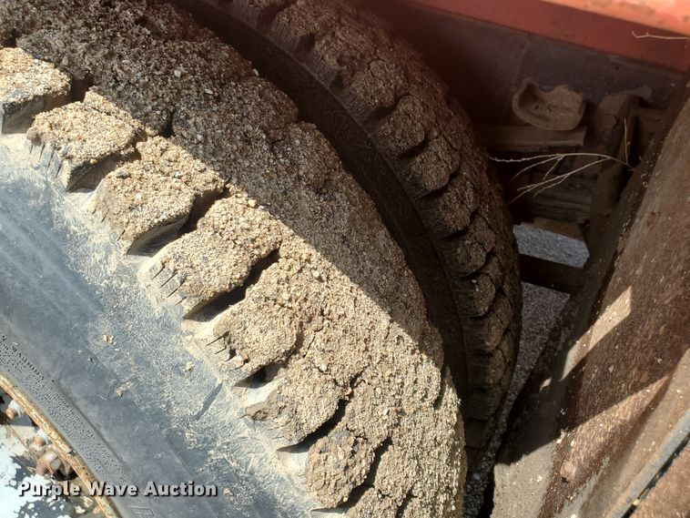 image for item JM9655 1980 International 1854  flatbed truck