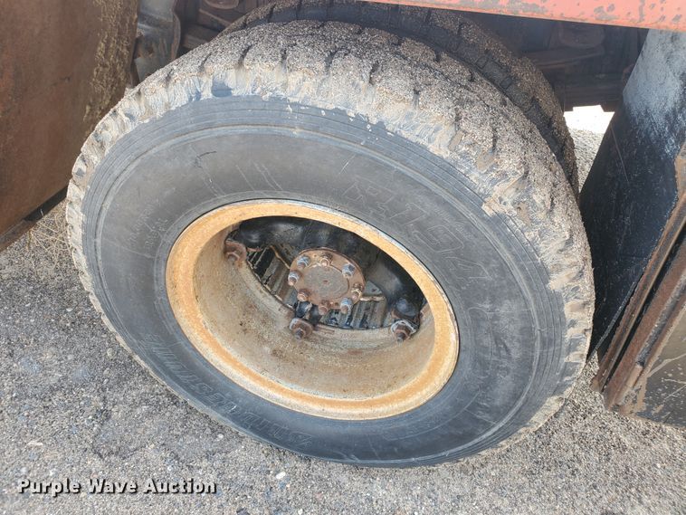 image for item JM9655 1980 International 1854  flatbed truck