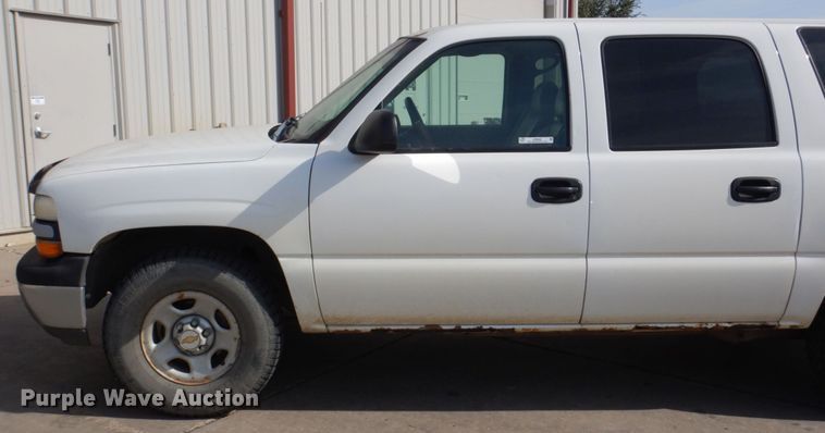 image for item JZ9046 2001 Chevrolet Suburban  SUV