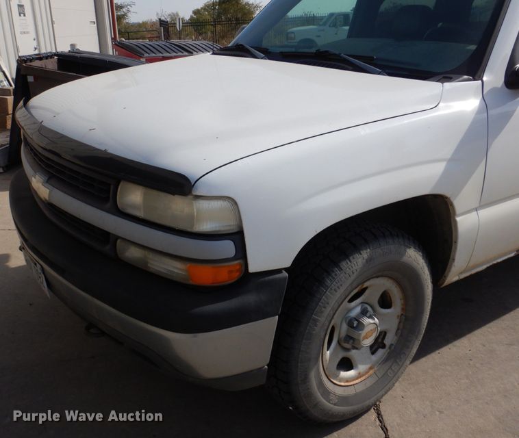 image for item JZ9046 2001 Chevrolet Suburban  SUV