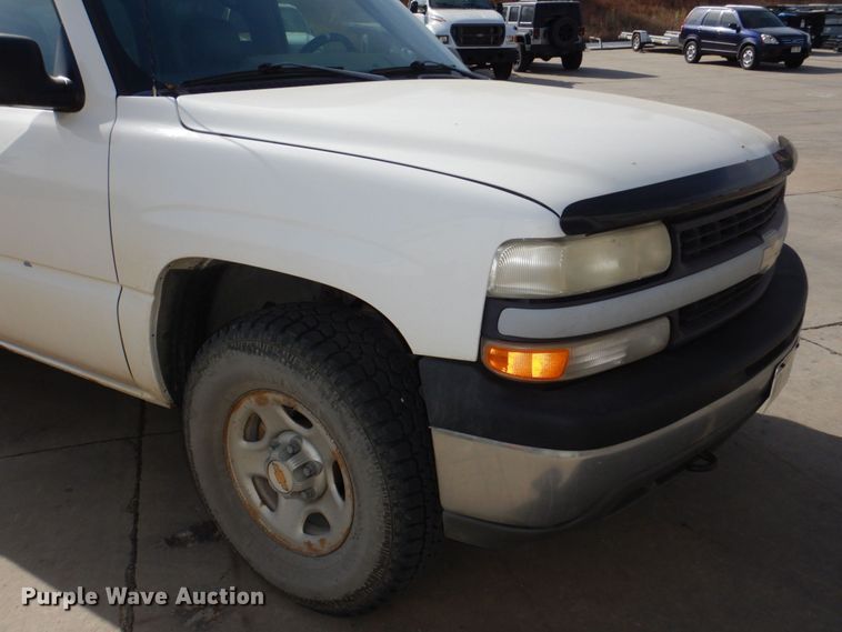 image for item JZ9046 2001 Chevrolet Suburban  SUV