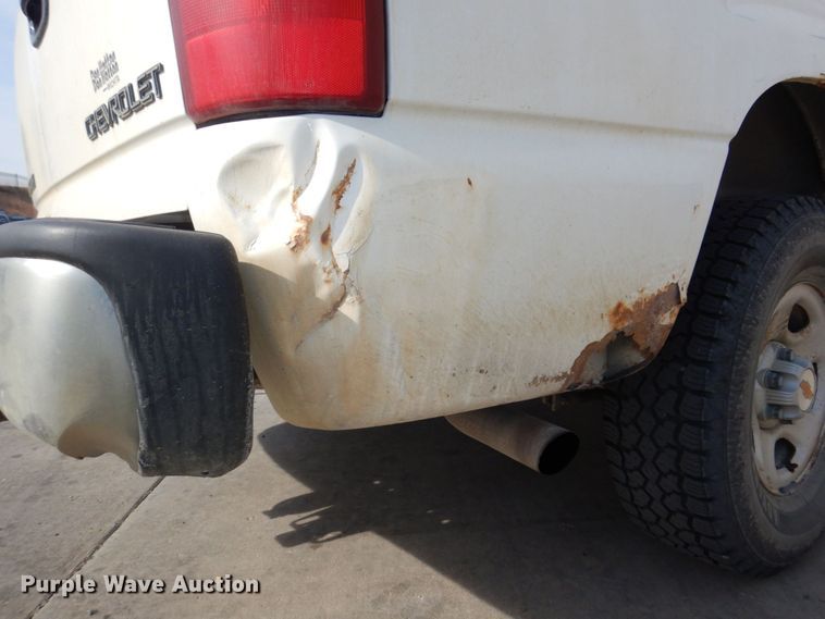 image for item JZ9046 2001 Chevrolet Suburban  SUV