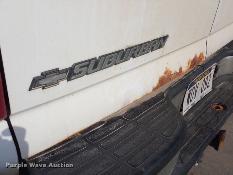 image for item JZ9046 2001 Chevrolet Suburban  SUV