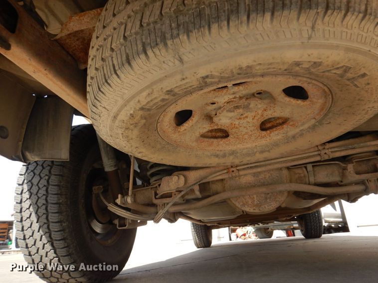 image for item JZ9046 2001 Chevrolet Suburban  SUV