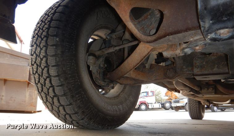 image for item JZ9046 2001 Chevrolet Suburban  SUV