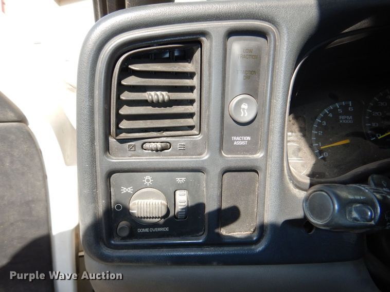 image for item JZ9046 2001 Chevrolet Suburban  SUV