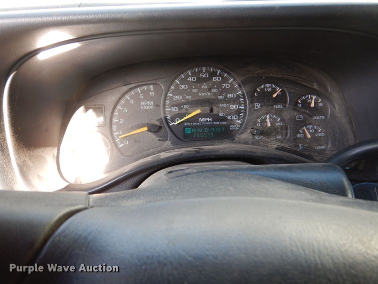 image for item JZ9046 2001 Chevrolet Suburban  SUV