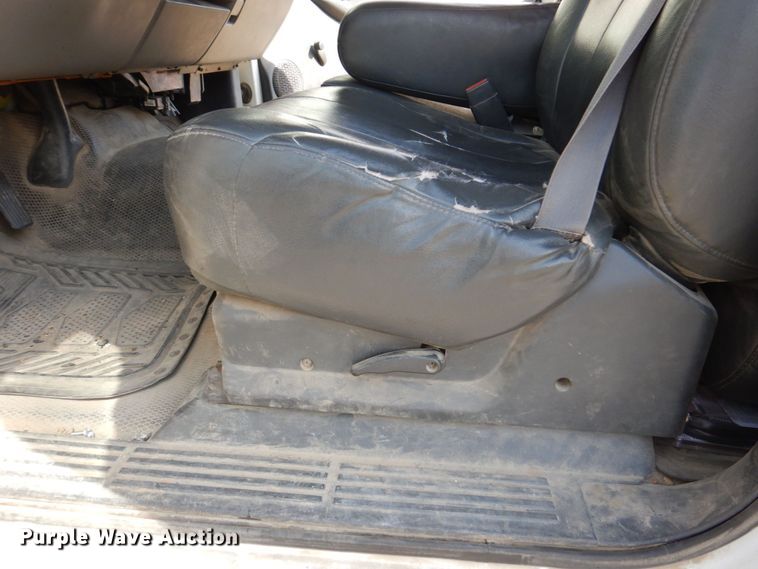 image for item JZ9046 2001 Chevrolet Suburban  SUV