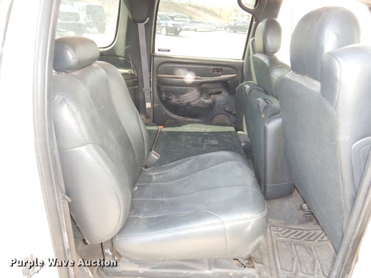 image for item JZ9046 2001 Chevrolet Suburban  SUV