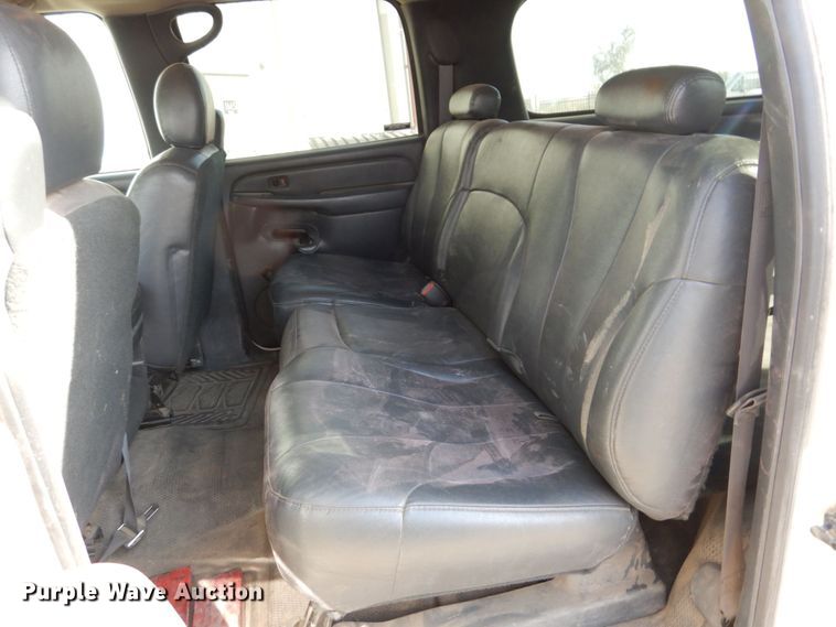 image for item JZ9046 2001 Chevrolet Suburban  SUV