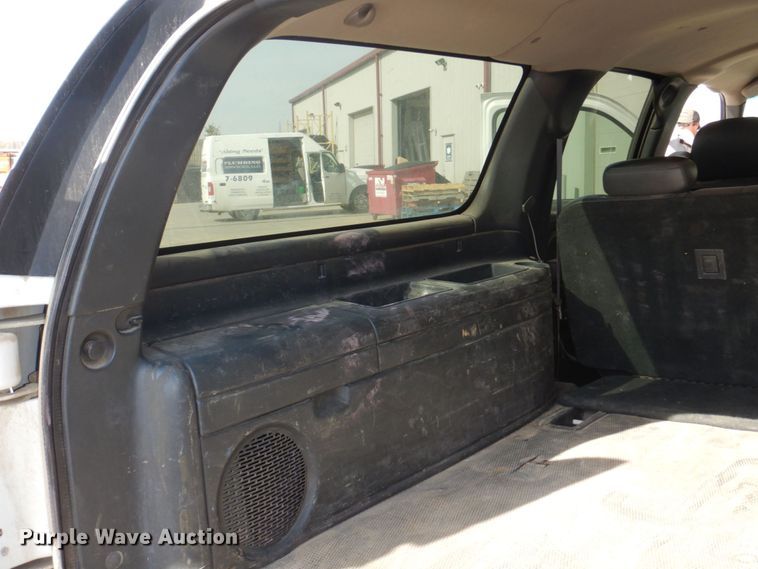 image for item JZ9046 2001 Chevrolet Suburban  SUV