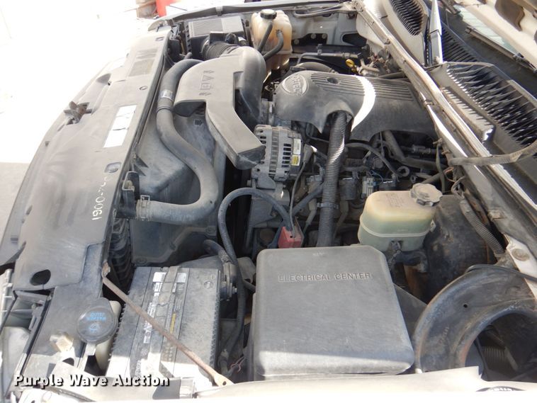 image for item JZ9046 2001 Chevrolet Suburban  SUV