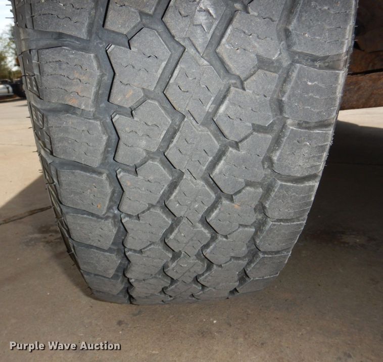 image for item JZ9046 2001 Chevrolet Suburban  SUV