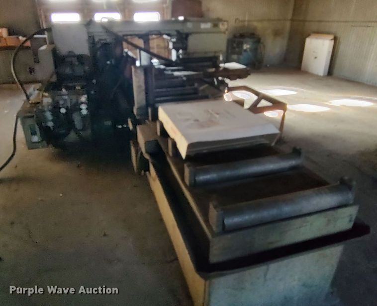 image for item LK9444 HEM H130HA-1  horizontal pivot bandsaw