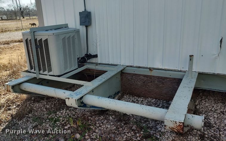 image for item LK9449 Oilfield doghouse