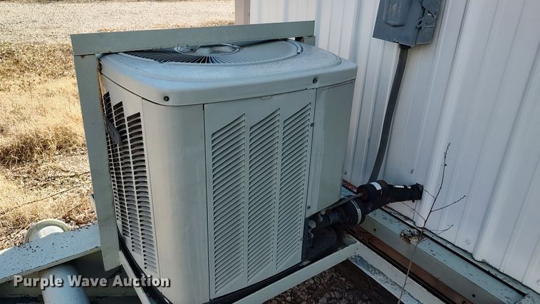 image for item LK9449 Oilfield doghouse