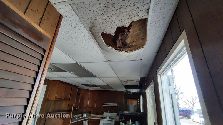 image for item LK9449 Oilfield doghouse