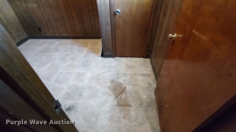 image for item LK9449 Oilfield doghouse