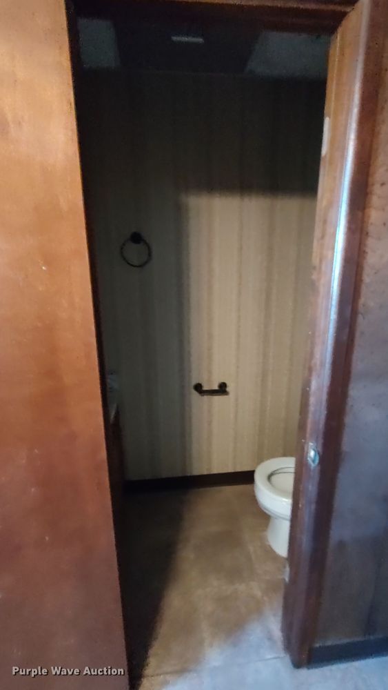 image for item LK9449 Oilfield doghouse