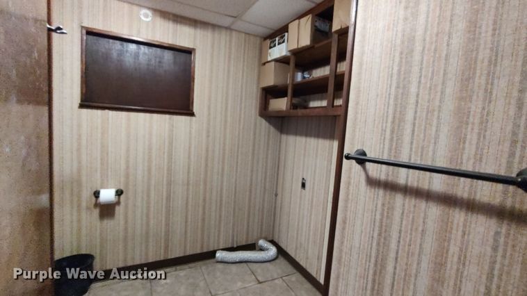 image for item LK9449 Oilfield doghouse