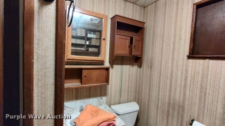 image for item LK9449 Oilfield doghouse