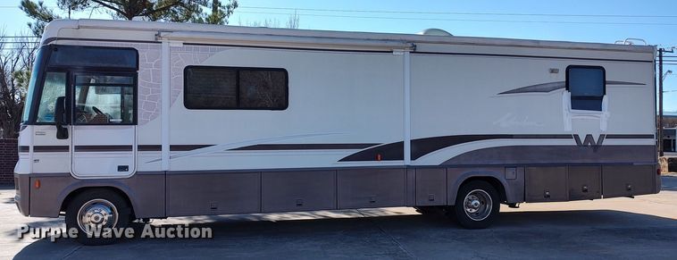 image for item LK9450 2000 Winnebago Adventurer  RV