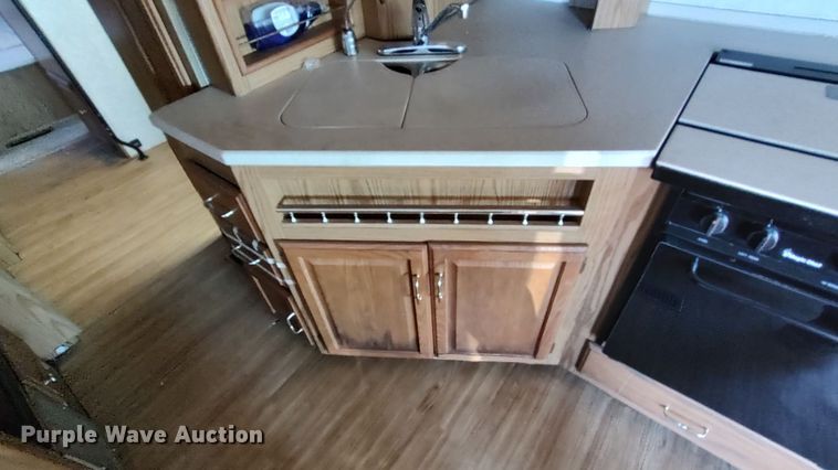 image for item LK9450 2000 Winnebago Adventurer  RV