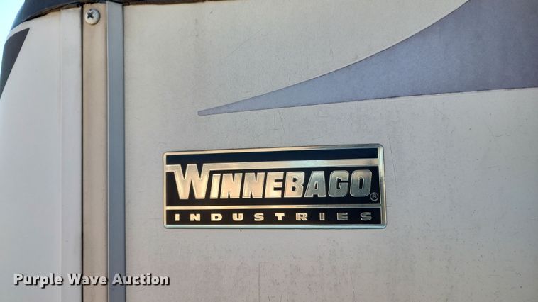 image for item LK9450 2000 Winnebago Adventurer  RV