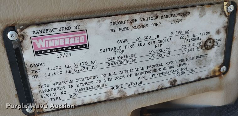 image for item LK9450 2000 Winnebago Adventurer  RV