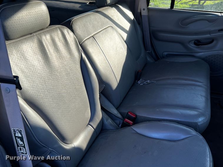 image for item MF9797 2001 Ford Expedition  SUV