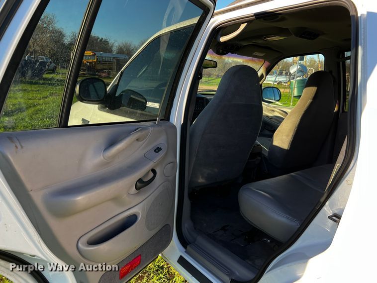 image for item MF9797 2001 Ford Expedition  SUV