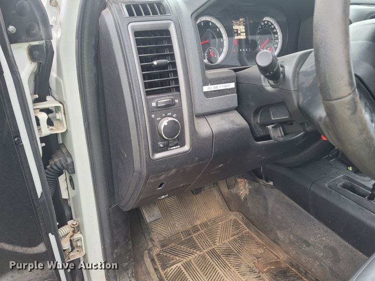 image for item MH9618 2013 Dodge Ram 2500HD  Crew Cab pickup truck