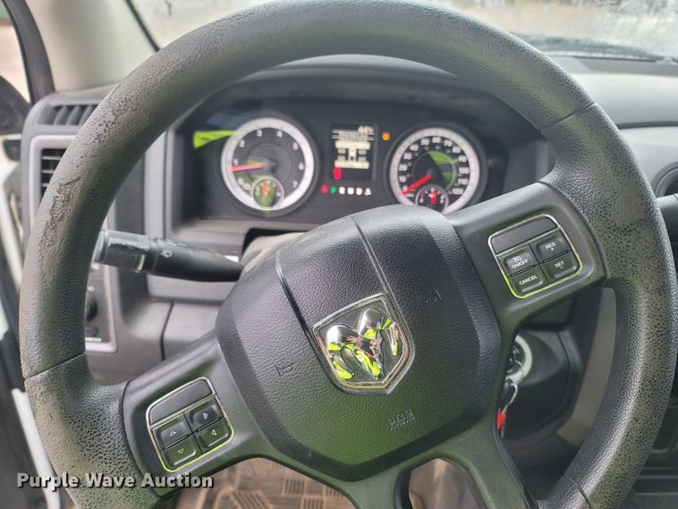 image for item MH9618 2013 Dodge Ram 2500HD  Crew Cab pickup truck