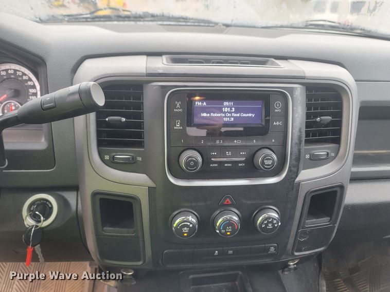 image for item MH9618 2013 Dodge Ram 2500HD  Crew Cab pickup truck